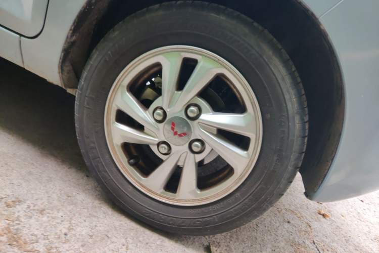 Used Wuling Hongguang MINIEV 2020 Freedom Version Lithium Iron Phosphate Right Front Wheel Hub