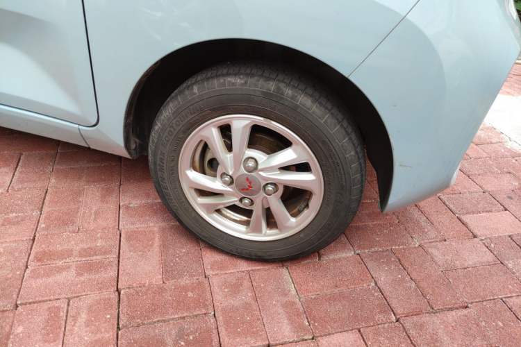 Used Wuling Hongguang MINIEV 2020 Enjoy Edition Lithium-Ion Battery Right Front Wheel Hub
