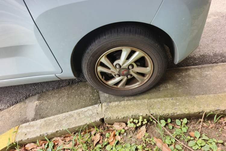 Used Wuling Hongguang MINIEV 2020 Enjoyment Model Lithium Iron Phosphate Right Front Wheel Hub