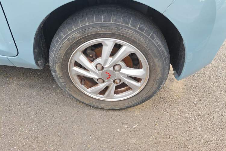Used Wuling Hongguang MINIEV 2020 Zizai Version Lithium-NMC Right Front Wheel Hub