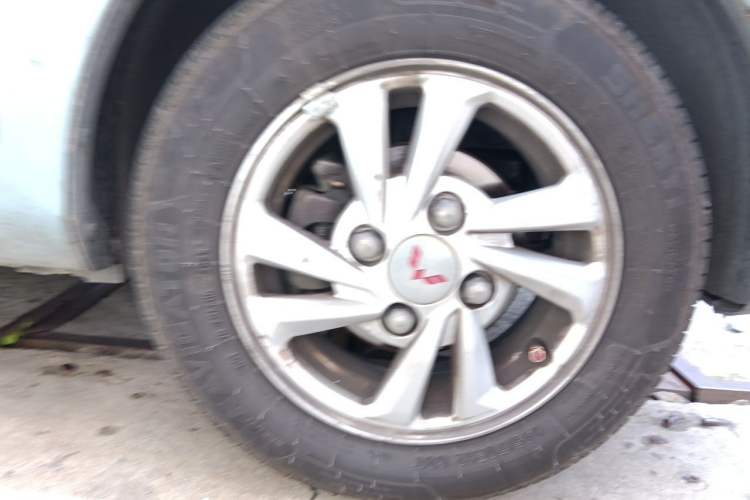 Used Wuling Hongguang MINIEV 2020 Zizai Version Lithium-NMC Right Front Wheel Hub