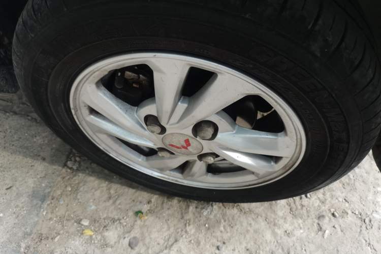 Used Wuling Hongguang MINIEV 2020 Freedom Version Lithium Iron Phosphate Right Front Wheel Hub