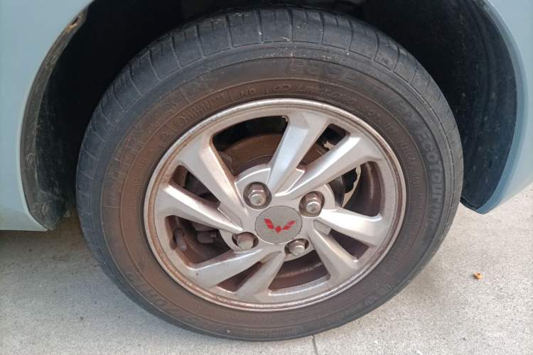 Used Wuling Hongguang MINIEV 2020 Easy Version Lithium-Ion Battery Right Front Wheel Hub