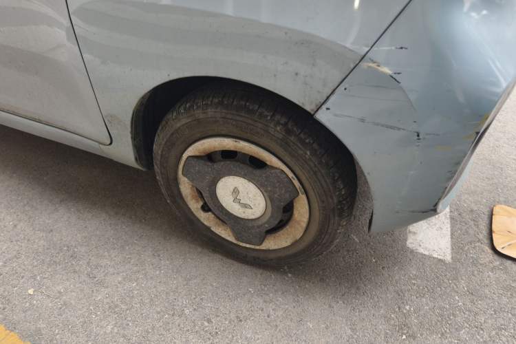 Used Wuling Hongguang MINIEV 2020 Freedom Version Lithium Iron Phosphate Right Front Wheel Hub