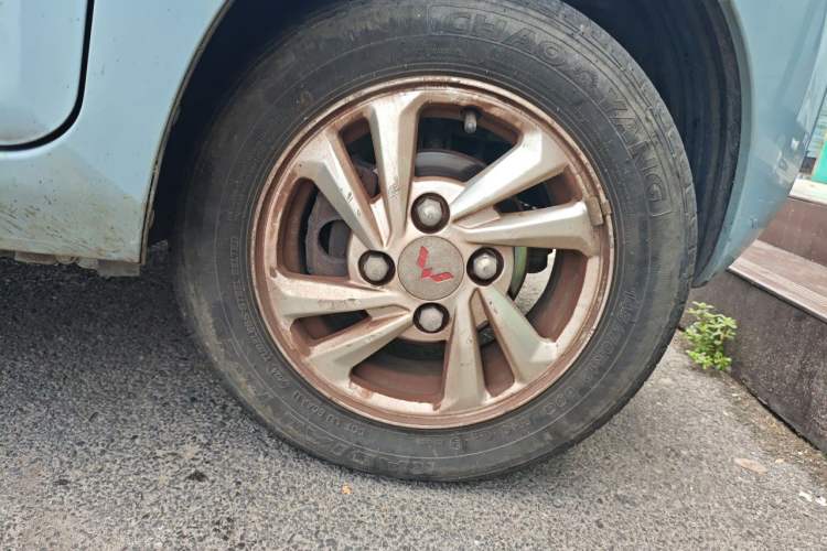 Used Wuling Hongguang MINIEV 2020 Zizai Version Lithium-NMC Right Front Wheel Hub