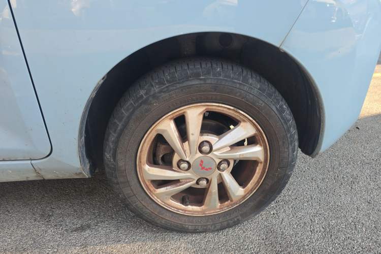Used Wuling Hongguang MINIEV 2020 Enjoy Edition Lithium-Ion Battery Right Front Wheel Hub