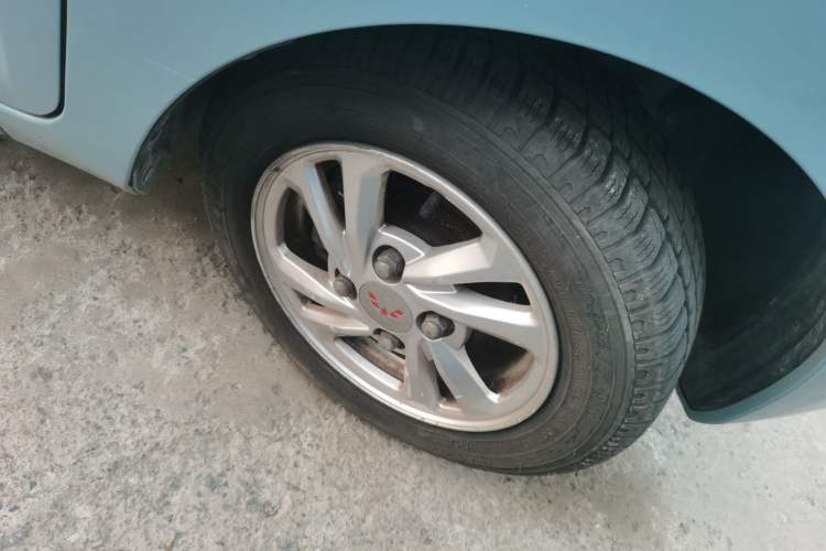 Used Wuling Hongguang MINIEV 2020 Easy Version Lithium-Ion Battery Right Front Wheel Hub