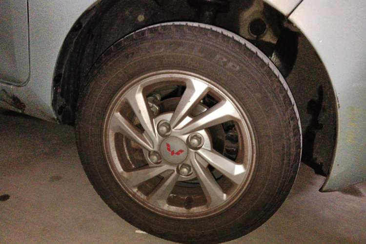 Used Wuling Hongguang MINIEV 2020 Freedom Version Lithium Iron Phosphate Right Front Wheel Hub