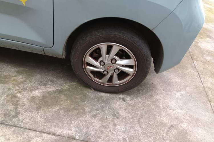 Used Wuling Hongguang MINIEV 2020 Lite Version Lithium Iron Phosphate Right Front Wheel Hub