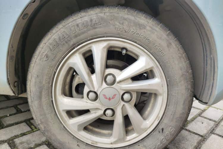 Used Wuling Hongguang MINIEV 2020 Zizai Version Lithium-NMC Right Front Wheel Hub