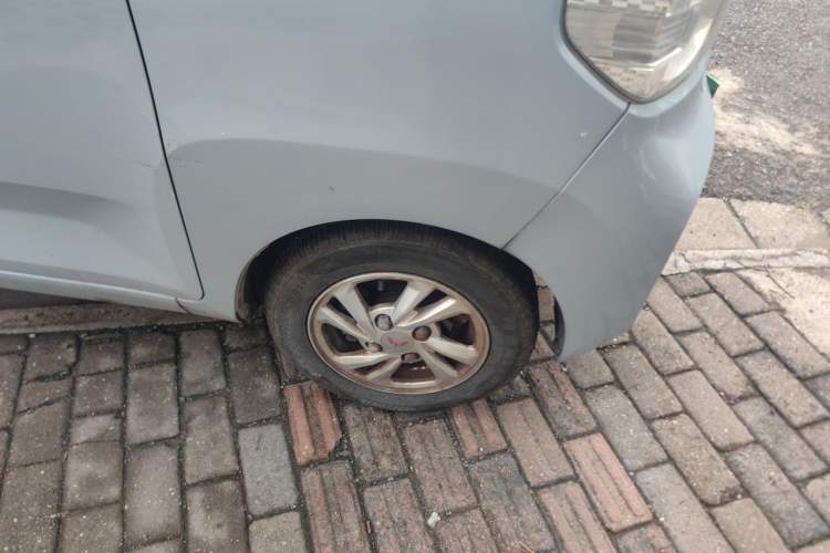 Used Wuling Hongguang MINIEV 2020 Zizai Version Lithium-NMC Right Front Wheel Hub