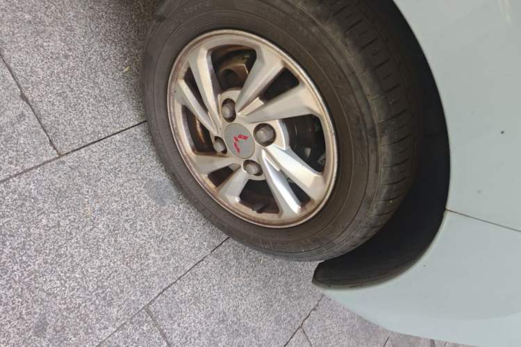 Used Wuling Hongguang MINIEV 2020 Enjoy Edition Lithium-Ion Battery Right Front Wheel Hub