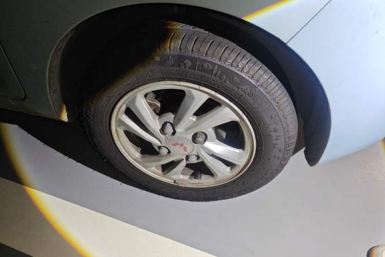 Used Wuling Hongguang MINIEV 2020 Freedom Version Lithium Iron Phosphate Right Front Wheel Hub