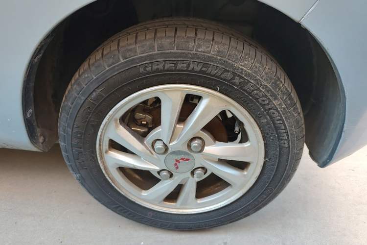 Used Wuling Hongguang MINIEV 2020 Zizai Version Lithium-NMC Right Front Wheel Hub