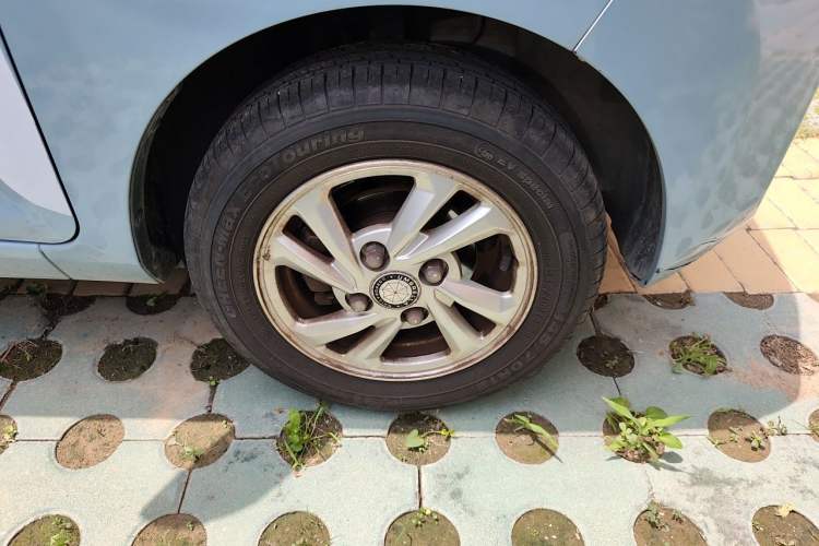 Used Wuling Hongguang MINIEV 2020 Freedom Version Lithium Iron Phosphate Right Front Wheel Hub