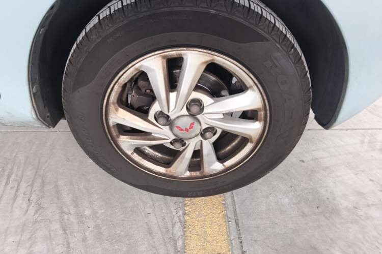 Used Wuling Hongguang MINIEV 2020 Zizai Version Lithium-NMC Right Front Wheel Hub