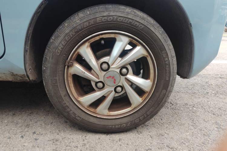 Used Wuling Hongguang MINIEV 2020 Easy Version Lithium-Ion Battery Right Front Wheel Hub