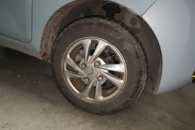 Used Wuling Hongguang MINIEV 2020 Freedom Version Lithium Iron Phosphate Right Front Wheel Hub