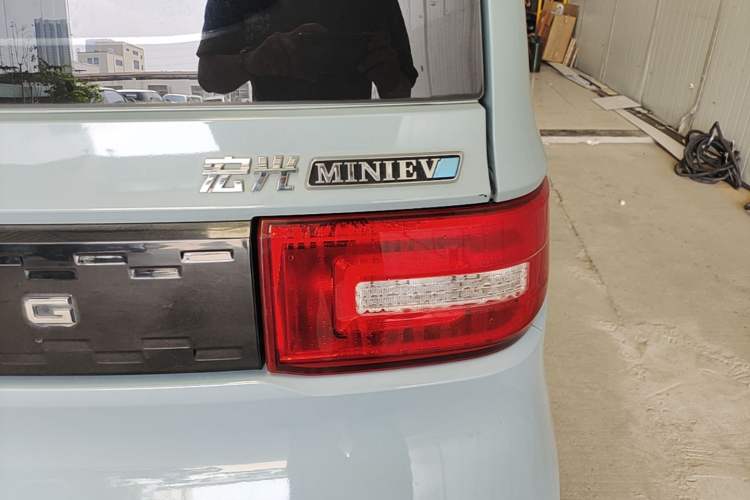 Used Wuling Hongguang MINIEV 2020 Zizai Version Lithium-NMC Right Rear Taillight