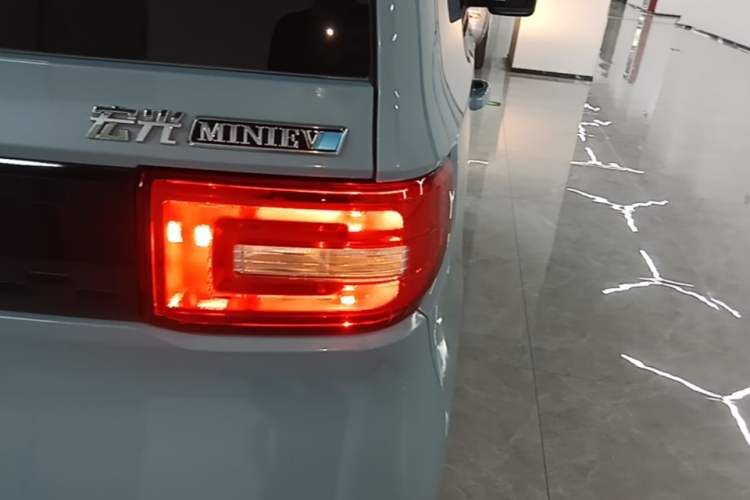 Used Wuling Hongguang MINIEV 2020 Freedom Version Lithium Iron Phosphate Right Rear Taillight