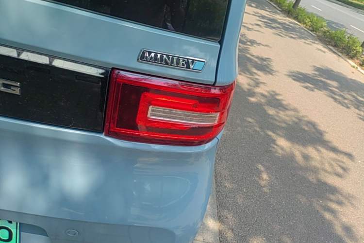 Used Wuling Hongguang MINIEV 2020 Freedom Version Lithium Iron Phosphate Right Rear Taillight