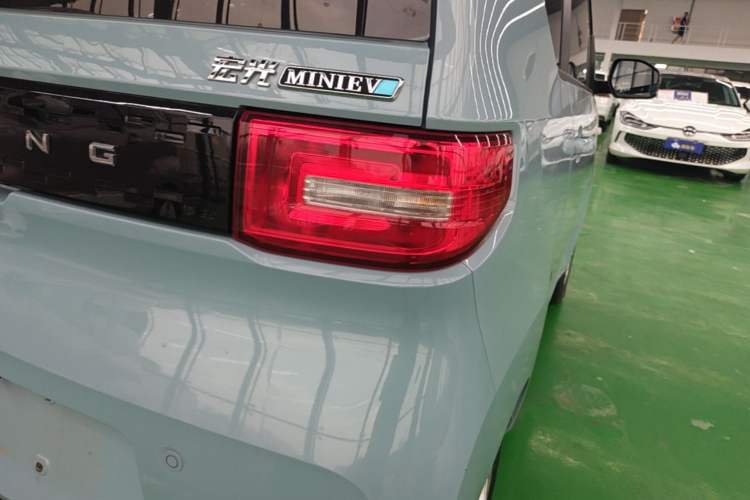 Used Wuling Hongguang MINIEV 2020 Freedom Version Lithium Iron Phosphate Right Rear Taillight
