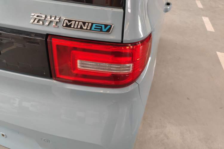 Used Wuling Hongguang MINIEV 2020 Freedom Version Lithium Iron Phosphate Right Rear Taillight