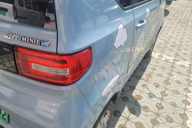 Used Wuling Hongguang MINIEV 2020 Freedom Version Lithium Iron Phosphate Right Rear Taillight