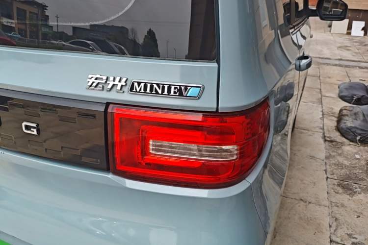 Used Wuling Hongguang MINIEV 2020 Freedom Version Lithium Iron Phosphate Right Rear Taillight