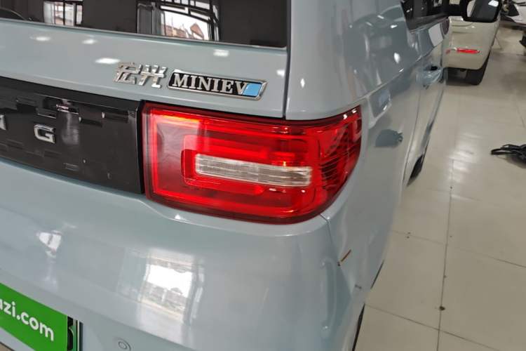 Used Wuling Hongguang MINIEV 2020 Freedom Version Lithium Iron Phosphate Right Rear Taillight