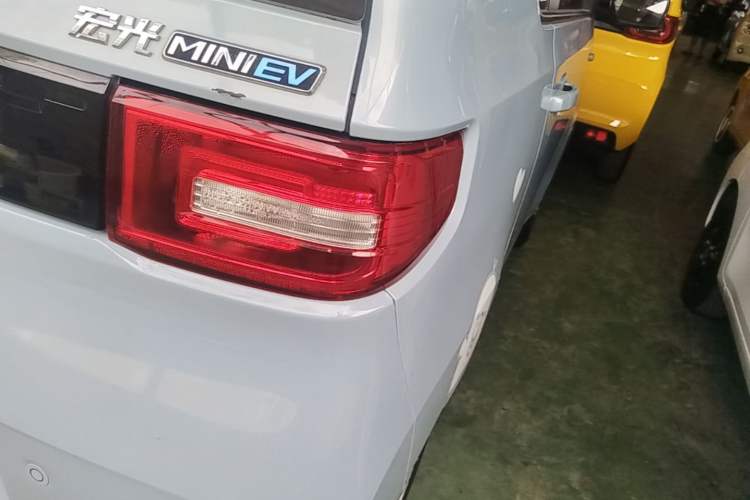 Used Wuling Hongguang MINIEV 2020 Easy Version Lithium-Ion Battery Right Rear Taillight