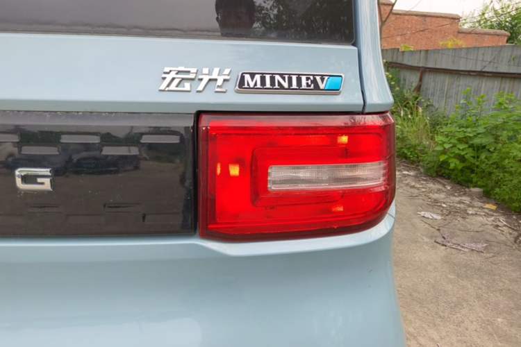Used Wuling Hongguang MINIEV 2020 Freedom Version Lithium Iron Phosphate Right Rear Taillight