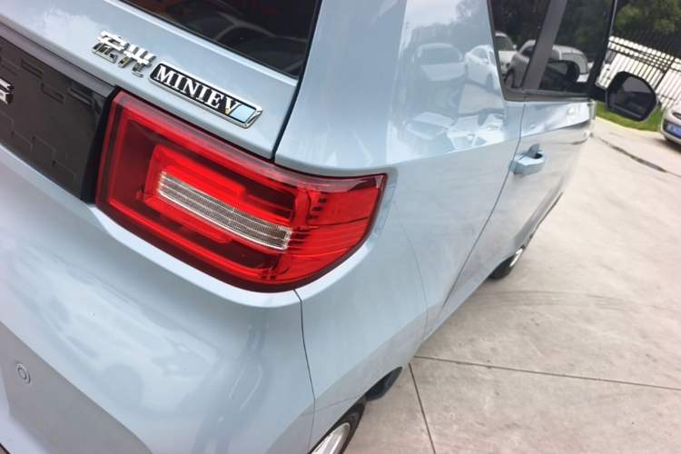 Used Wuling Hongguang MINIEV 2020 Freedom Version Lithium Iron Phosphate Right Rear Taillight