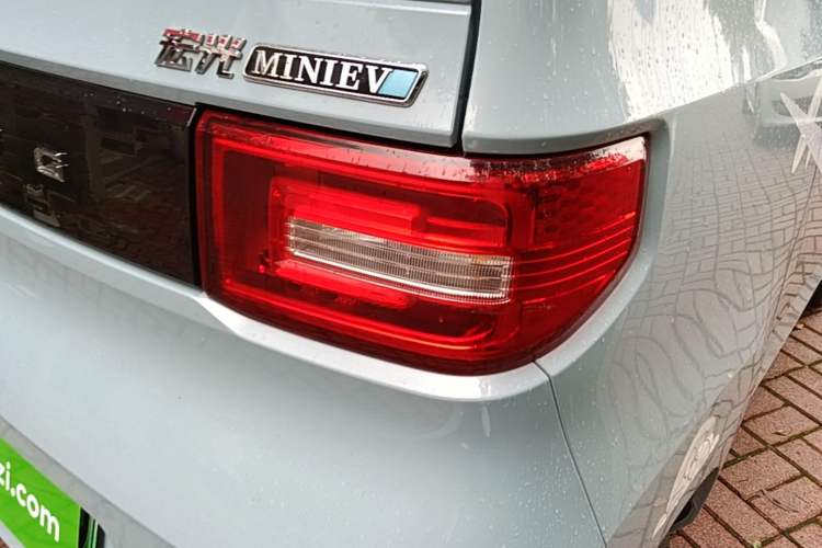 Used Wuling Hongguang MINIEV 2020 Zizai Version Lithium-NMC Right Rear Taillight