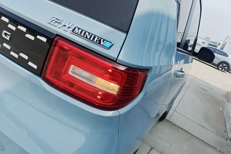 Used Wuling Hongguang MINIEV 2020 Freedom Version Lithium Iron Phosphate Right Rear Taillight