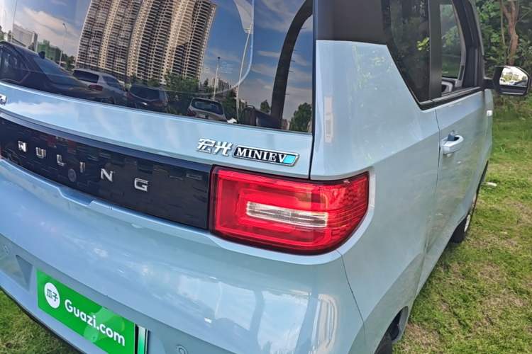 Used Wuling Hongguang MINIEV 2020 Freedom Version Lithium Iron Phosphate Right Rear Taillight