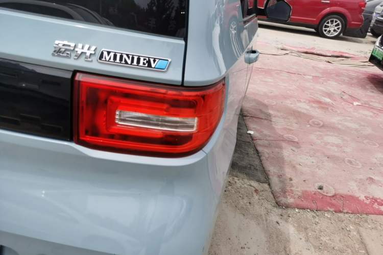 Used Wuling Hongguang MINIEV 2020 Freedom Version Lithium Iron Phosphate Right Rear Taillight