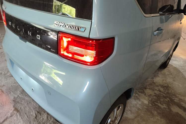 Used Wuling Hongguang MINIEV 2020 Freedom Version Lithium Iron Phosphate Right Rear Taillight