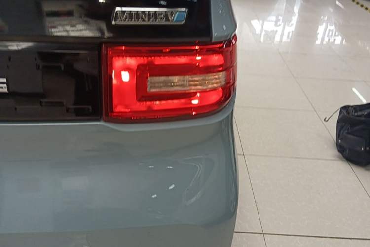 Used Wuling Hongguang MINIEV 2020 Zizai Version Lithium-NMC Right Rear Taillight