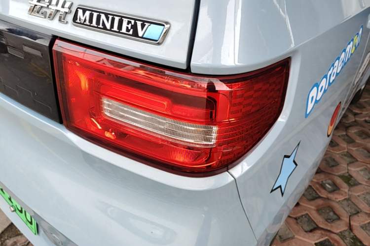 Used Wuling Hongguang MINIEV 2020 Zizai Version Lithium-NMC Right Rear Taillight
