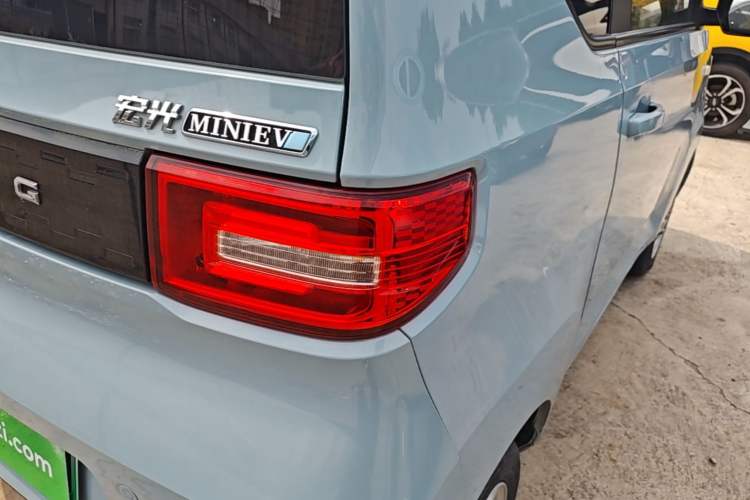 Used Wuling Hongguang MINIEV 2020 Freedom Version Lithium Iron Phosphate Right Rear Taillight