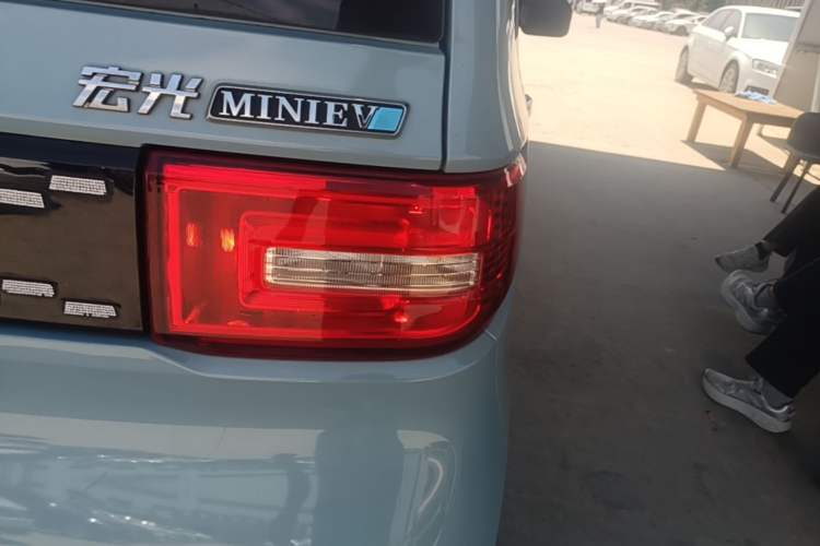 Used Wuling Hongguang MINIEV 2020 Zizai Version Lithium-NMC Right Rear Taillight