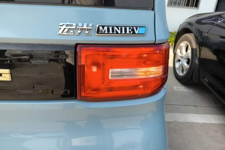 Used Wuling Hongguang MINIEV 2020 Freedom Version Lithium Iron Phosphate Right Rear Taillight