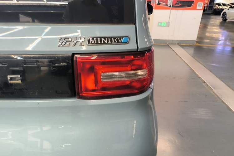 Used Wuling Hongguang MINIEV 2020 Freedom Version Lithium Iron Phosphate Right Rear Taillight