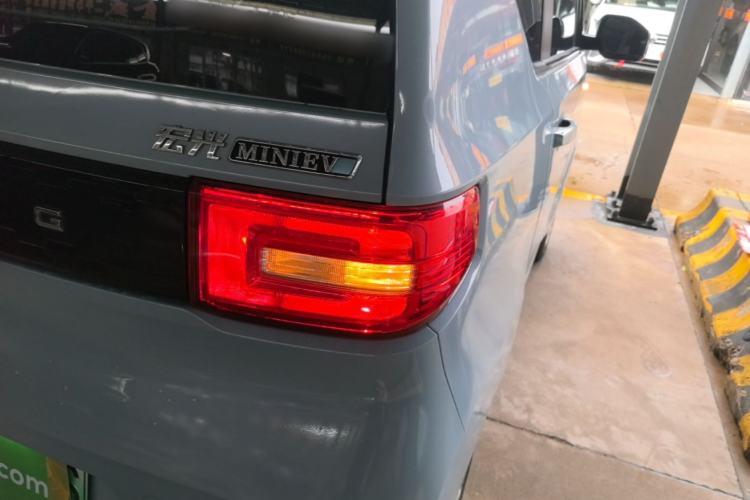 Used Wuling Hongguang MINIEV 2020 Freedom Version Lithium Iron Phosphate Right Rear Taillight