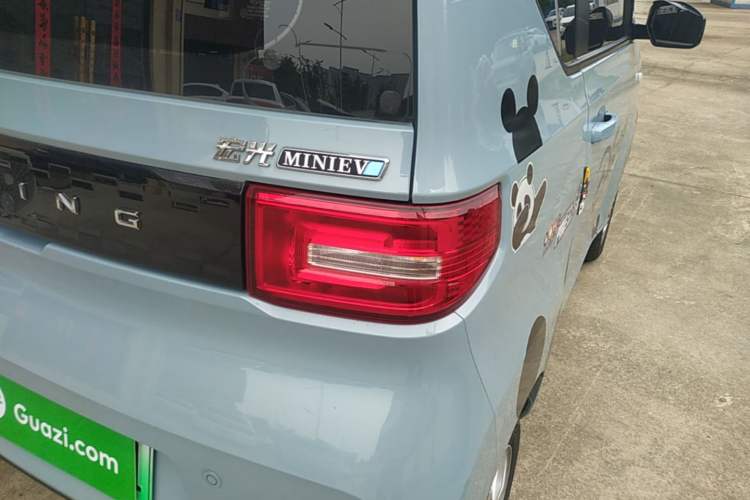Used Wuling Hongguang MINIEV 2020 Freedom Version Lithium Iron Phosphate Right Rear Taillight
