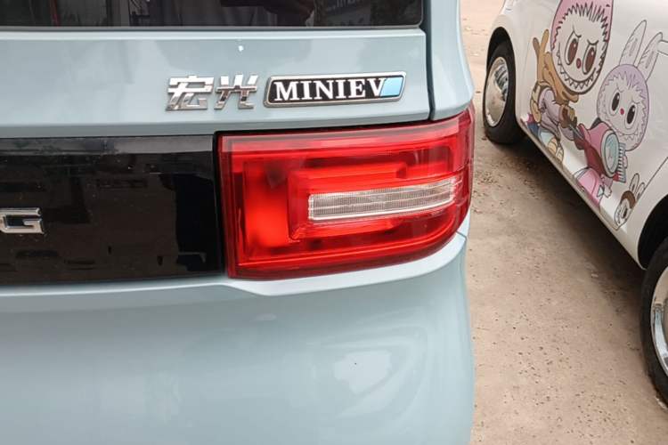 Used Wuling Hongguang MINIEV 2020 Enjoyment Model Lithium Iron Phosphate Right Rear Taillight