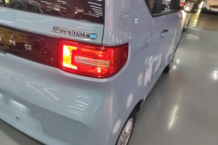 Used Wuling Hongguang MINIEV 2020 Enjoyment Model Lithium Iron Phosphate Right Rear Taillight