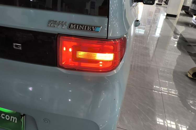 Used Wuling Hongguang MINIEV 2020 Freedom Version Lithium Iron Phosphate Right Rear Taillight