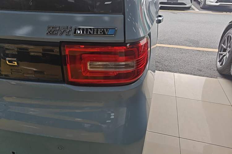 Used Wuling Hongguang MINIEV 2020 Freedom Version Lithium Iron Phosphate Right Rear Taillight